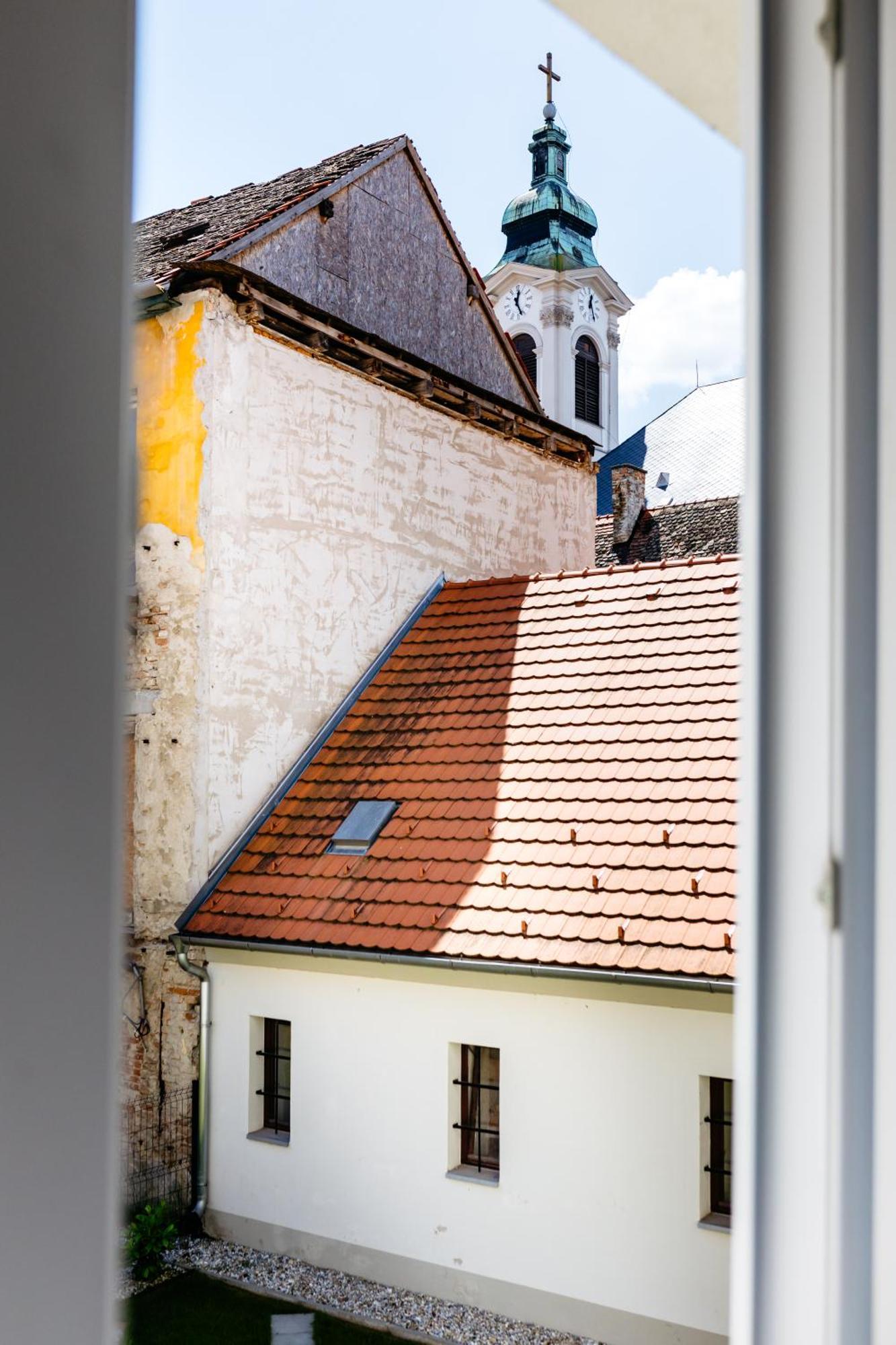 Apartment Park With Free Street Parking Győr